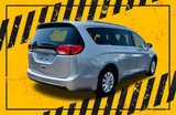 Used 2018 Chrysler Pacifica Touring-L image 6