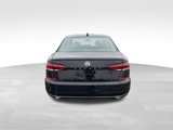 Used 2022 Volkswagen Passat 2.0T image 4