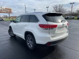 Used 2017 Toyota Highlander XLE image 3
