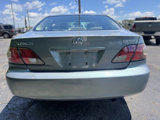 Used 2004 Lexus ES 330 w/ Premium Pkg image 4