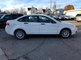 Used 2010 Ford Focus SE image 2