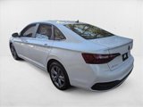 Used 2024 Volkswagen Jetta SE image 2