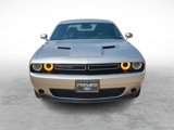 Used 2015 Dodge Challenger SXT image 3