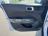 New 2025 Hyundai Venue SE image 3