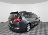Used 2017 Chrysler Pacifica Touring image 5