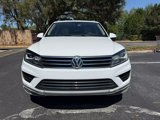 Used 2015 Volkswagen Touareg VR6 image 2