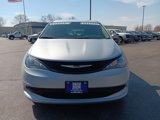 Used 2023 Chrysler Voyager LX image 2