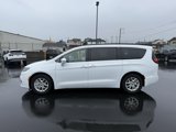 Used 2022 Chrysler Pacifica Touring-L image 2