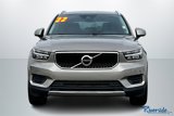 Used 2022 Volvo XC40 T5 Momentum image 2