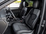 Certified 2022 Porsche Macan image 5