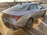 New 2025 Hyundai Elantra SEL image 5