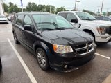 Used 2015 Dodge Grand Caravan SXT image 4