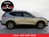 Used 2016 Nissan Rogue SV image 2