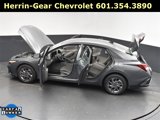 Used 2024 Hyundai Elantra SEL image 2