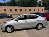Used 2015 Nissan Versa SV image 4