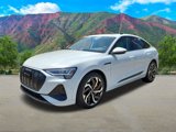 Used 2022 Audi e-tron Premium Plus w/ Premium Plus Package image 4