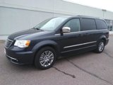 Used 2014 Chrysler Town & Country Touring-L image 2