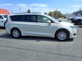Used 2020 Chrysler Pacifica Touring-L image 4