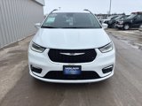 Used 2022 Chrysler Pacifica Touring-L image 2
