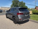 Certified 2024 Volkswagen Taos SE image 4