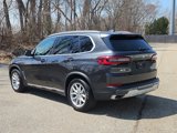 Used 2022 BMW X5 xDrive40i w/ Premium Package image 2