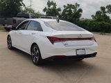 Used 2023 Hyundai Elantra SEL w/ Convenience Package image 2