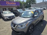 Used 2018 Nissan Kicks SV image 2