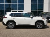 Used 2023 Nissan Rogue SV image 2