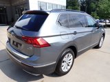 Used 2018 Volkswagen Tiguan SE w/ Panoramic Sunroof Package image 2