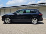 Used 2017 Porsche Cayenne S image 2