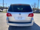 Used 2009 Volkswagen Routan SEL Premium image 4