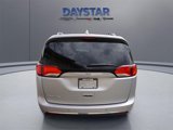 Used 2020 Chrysler Pacifica Touring-L image 5
