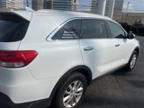 Used 2016 Kia Sorento LX image 2