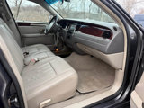 Used 2007 Lincoln Town Car Executive image 5