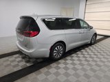 Used 2022 Chrysler Pacifica Touring-L image 2