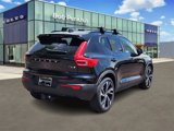 Used 2022 Volvo XC40 T5 R-Design w/ Climate Package image 3
