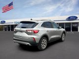 Used 2022 Ford Escape Titanium image 3