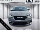 Used 2022 Chrysler Pacifica Touring-L image 2