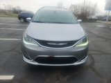Used 2020 Chrysler Pacifica Limited image 2