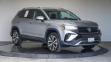 Certified 2024 Volkswagen Taos SE image 6