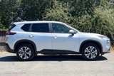 Used 2023 Nissan Rogue SV image 3