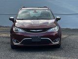 Used 2019 Chrysler Pacifica Limited image 2