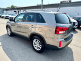 Used 2015 Kia Sorento LX image 4