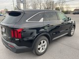 Used 2022 Kia Sorento LX image 4