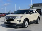 Used 2018 Ford Explorer XLT image 3