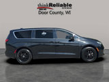 Used 2023 Chrysler Pacifica Touring-L image 6