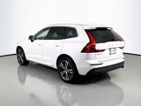 Used 2019 Volvo XC60 T5 Momentum w/ Multimedia Package image 3
