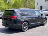 Used 2022 Chrysler Pacifica Limited w/ S Appearance Package image 4