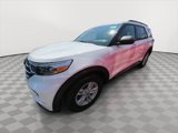 Used 2022 Ford Explorer XLT w/ Equipment Group 202A image 4