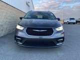 Used 2022 Chrysler Pacifica Touring-L image 4